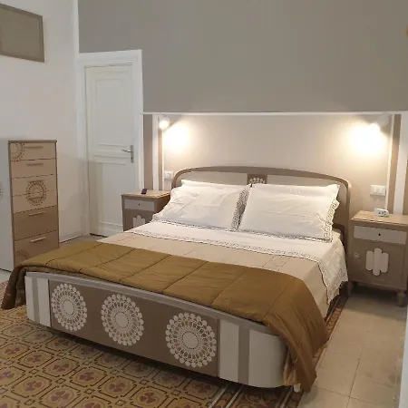 Opera Prima 28 Guest house *