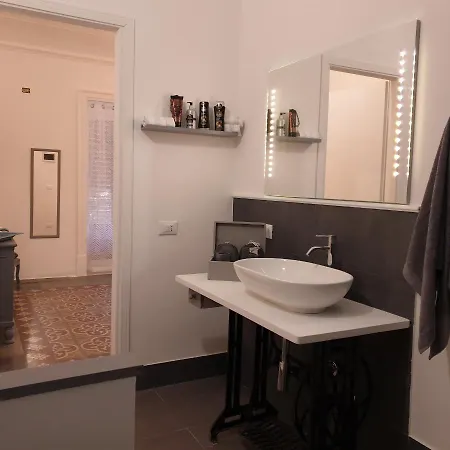 Opera Prima 28 Guest house