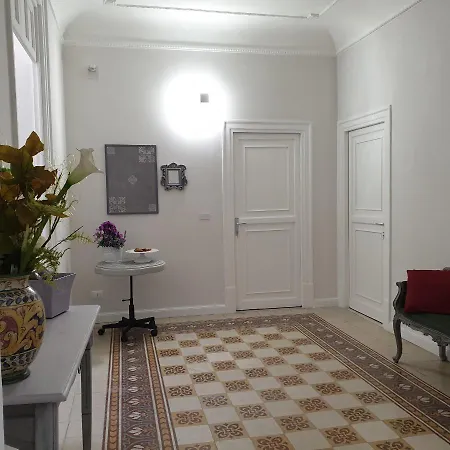 Opera Prima 28 Guest house