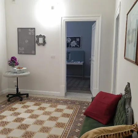 Opera Prima 28 Guest house *